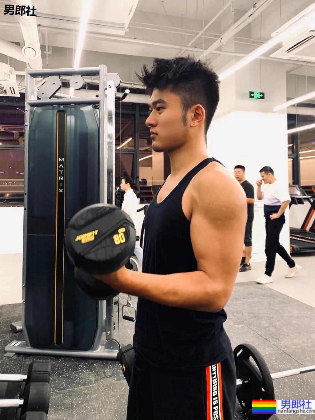 美院00后肌肉小狼狗,颜值超帅+荷尔蒙超A! - 51虹马 美院00后肌肉小狼狗,颜值超帅+荷尔蒙超A! - 51虹马