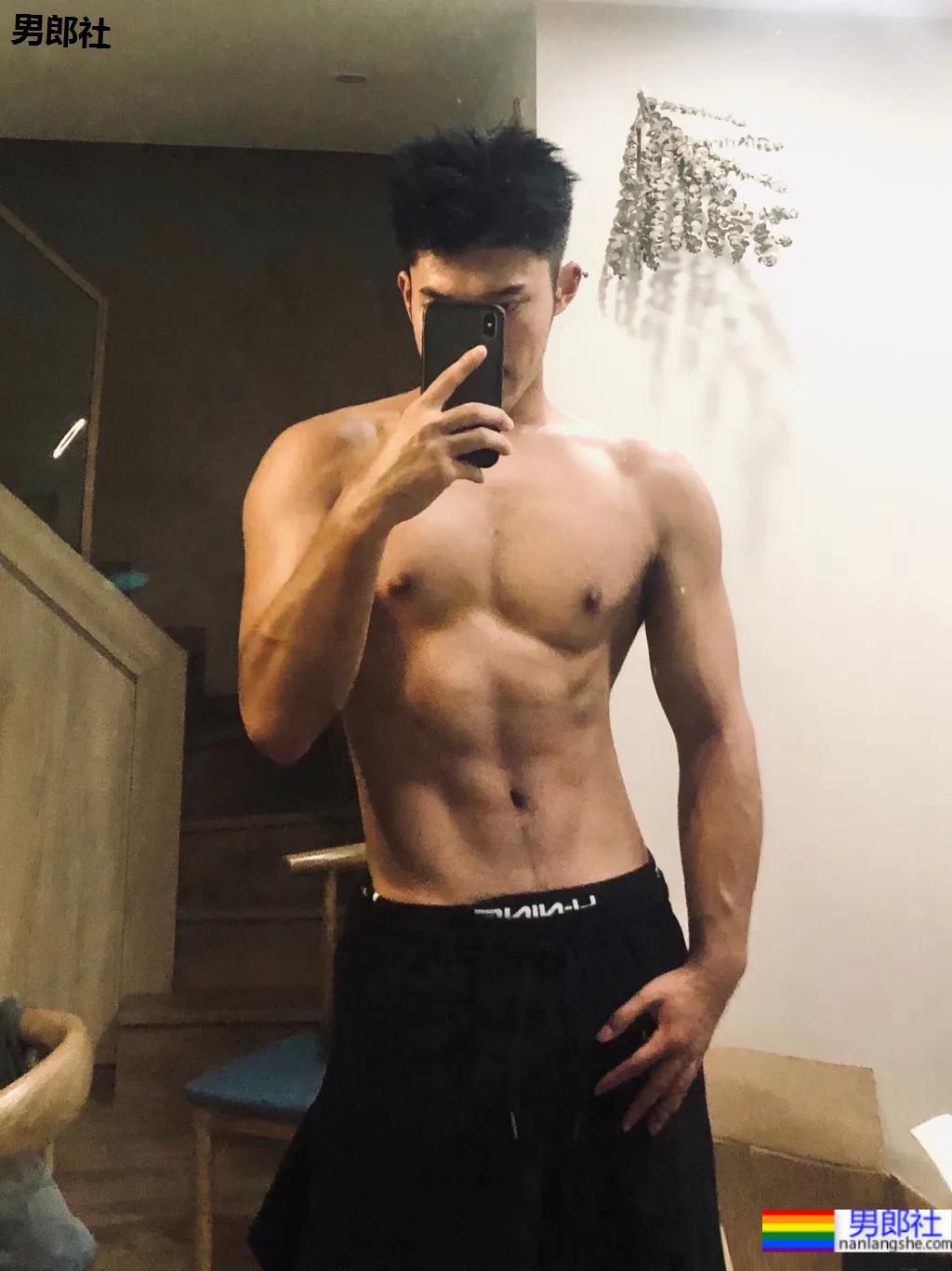 美院00后肌肉小狼狗,颜值超帅+荷尔蒙超A! - 51虹马 美院00后肌肉小狼狗,颜值超帅+荷尔蒙超A! - 51虹马