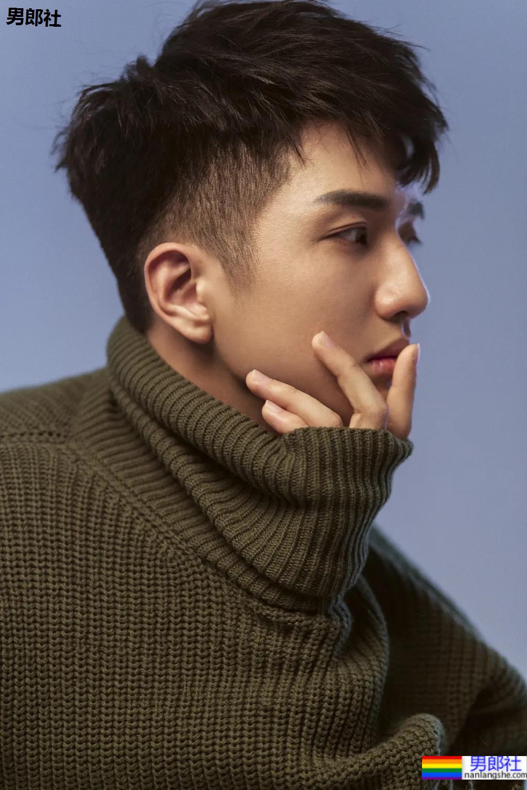 腹肌寸头小狼狗神似许魏洲,长腿腱子肉引发关注! - 51虹马 腹肌寸头小狼狗神似许魏洲,长腿腱子肉引发关注! - 51虹马