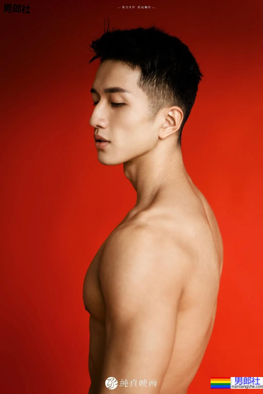 腹肌寸头小狼狗神似许魏洲,长腿腱子肉引发关注! - 51虹马 腹肌寸头小狼狗神似许魏洲,长腿腱子肉引发关注! - 51虹马