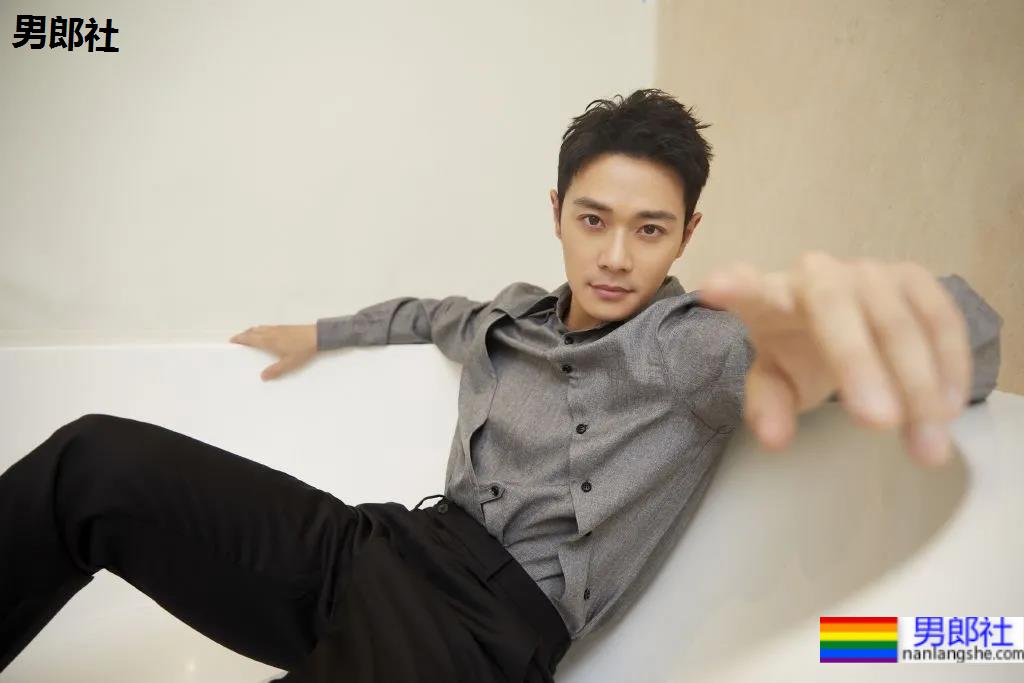 浣碧前男友晒肌肉惊艳网友！一身腱子肉的曹骏，被《演2》淘汰却被央视认可！ - 51虹马