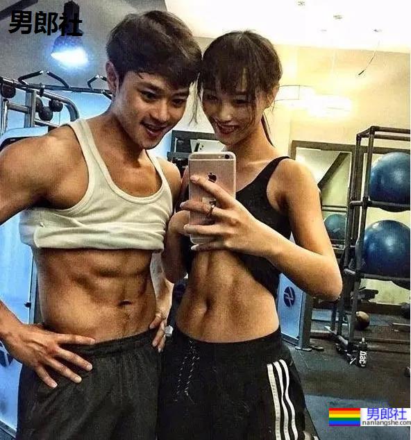 浣碧前男友晒肌肉惊艳网友！一身腱子肉的曹骏，被《演2》淘汰却被央视认可！ - 51虹马