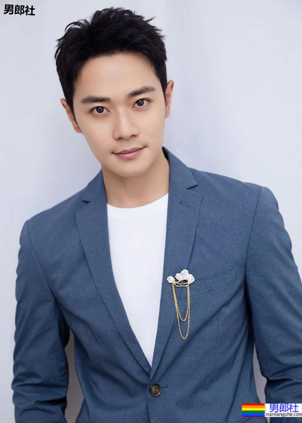 浣碧前男友晒肌肉惊艳网友！一身腱子肉的曹骏，被《演2》淘汰却被央视认可！ - 51虹马