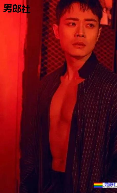 浣碧前男友晒肌肉惊艳网友！一身腱子肉的曹骏，被《演2》淘汰却被央视认可！ - 51虹马