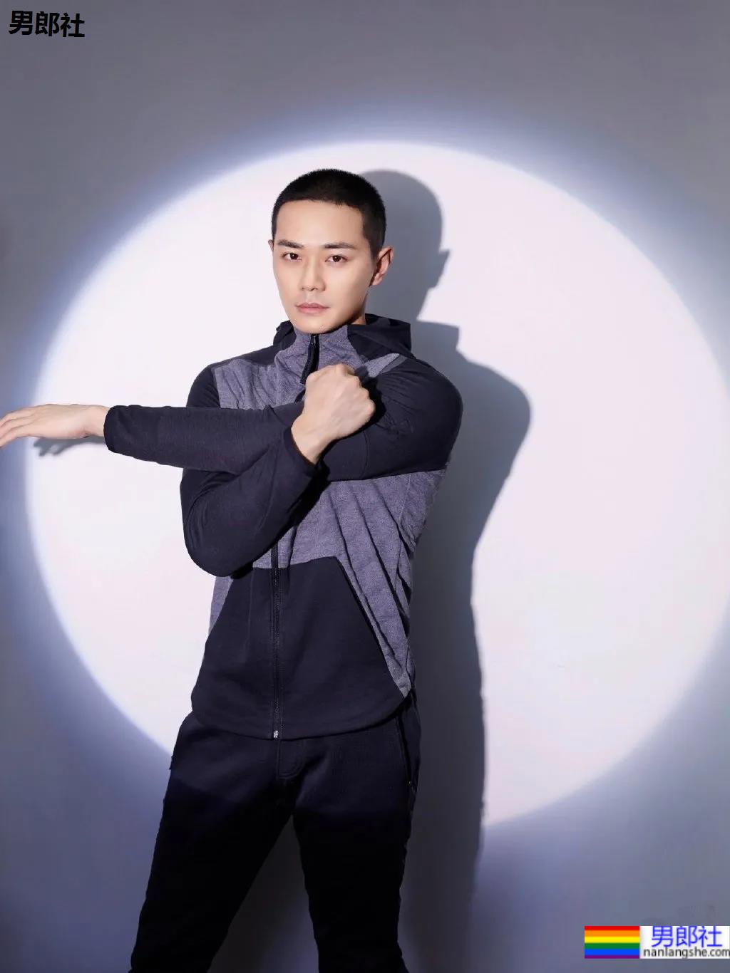 浣碧前男友晒肌肉惊艳网友！一身腱子肉的曹骏，被《演2》淘汰却被央视认可！ - 51虹马