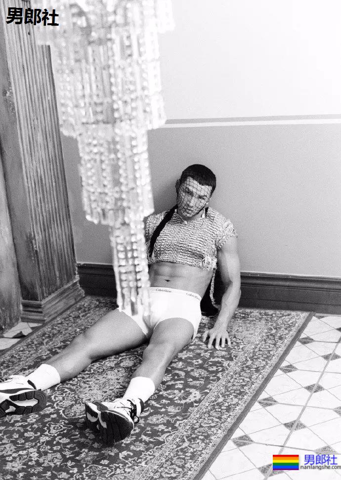 网红男孩真素会拍照惹~ - 51虹马