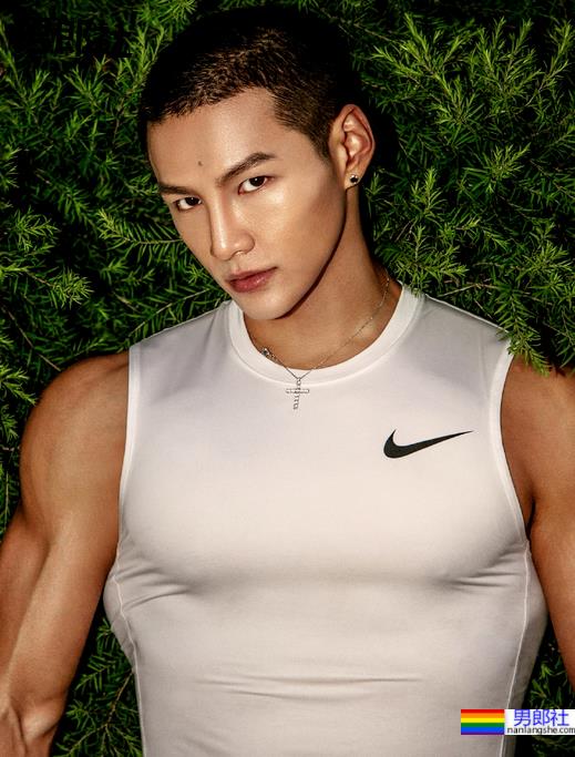 网红男孩真素会拍照惹~ - 51虹马