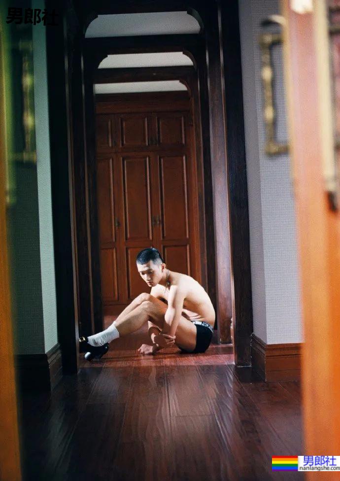 网红男孩真素会拍照惹~ - 51虹马