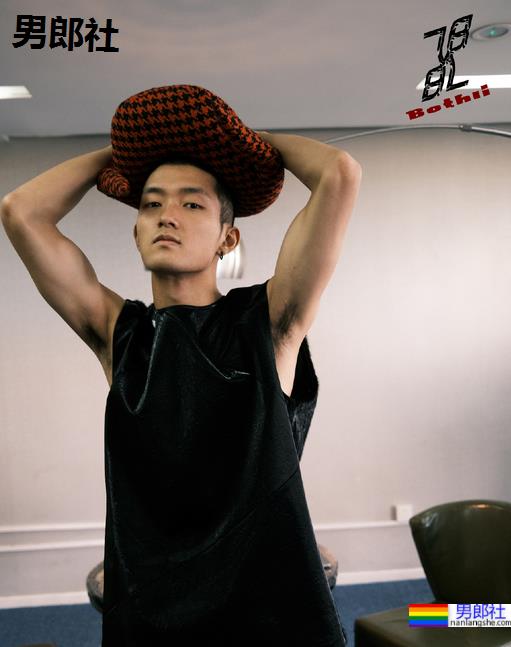 网红男孩真素会拍照惹~ - 51虹马