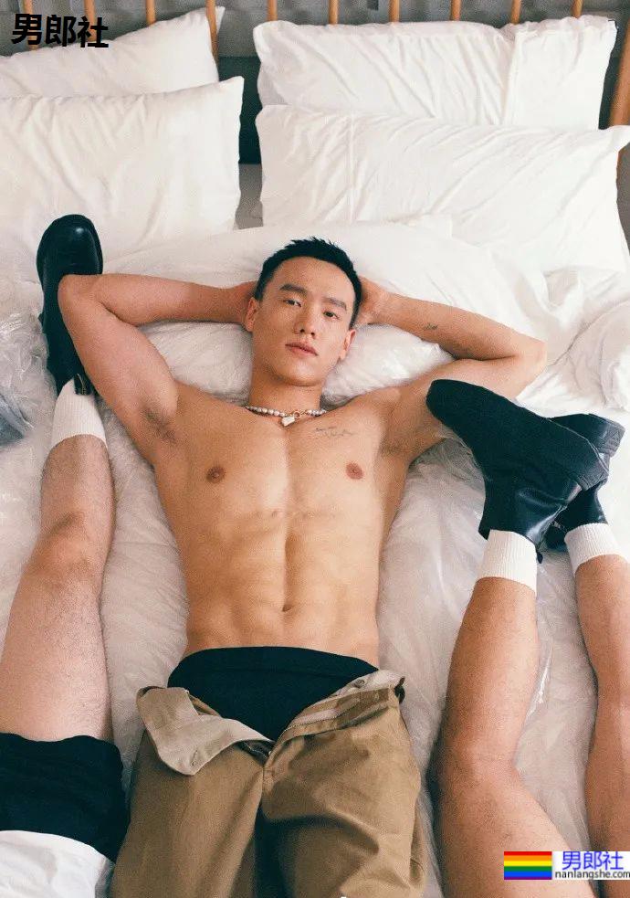 网红男孩真素会拍照惹~ - 51虹马