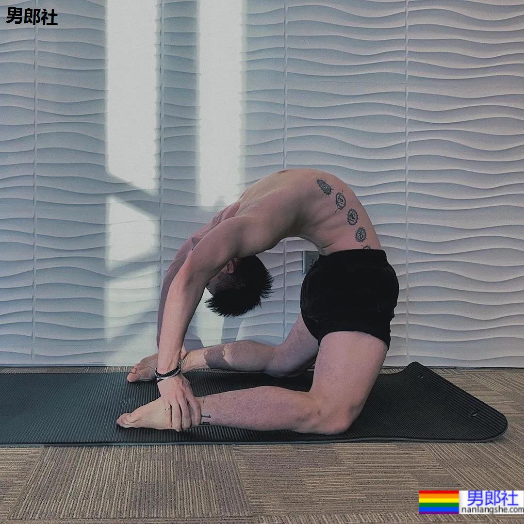 网红男孩真素会拍照惹~ - 51虹马