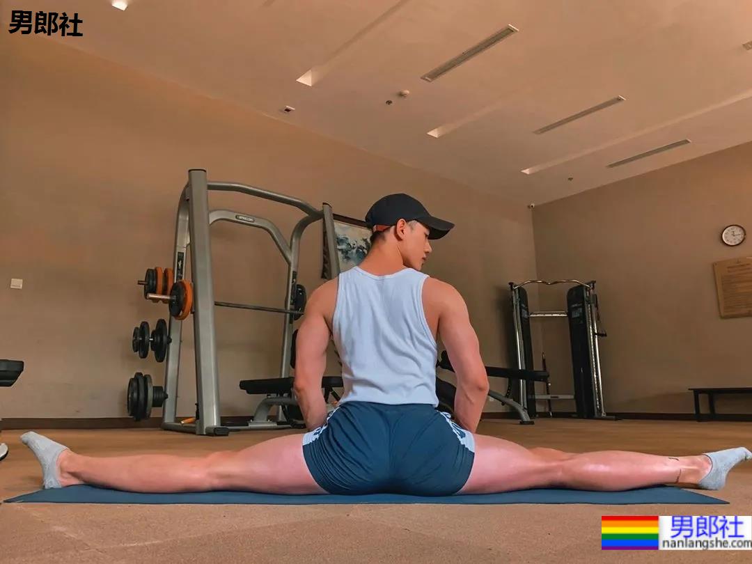 网红男孩真素会拍照惹~ - 51虹马