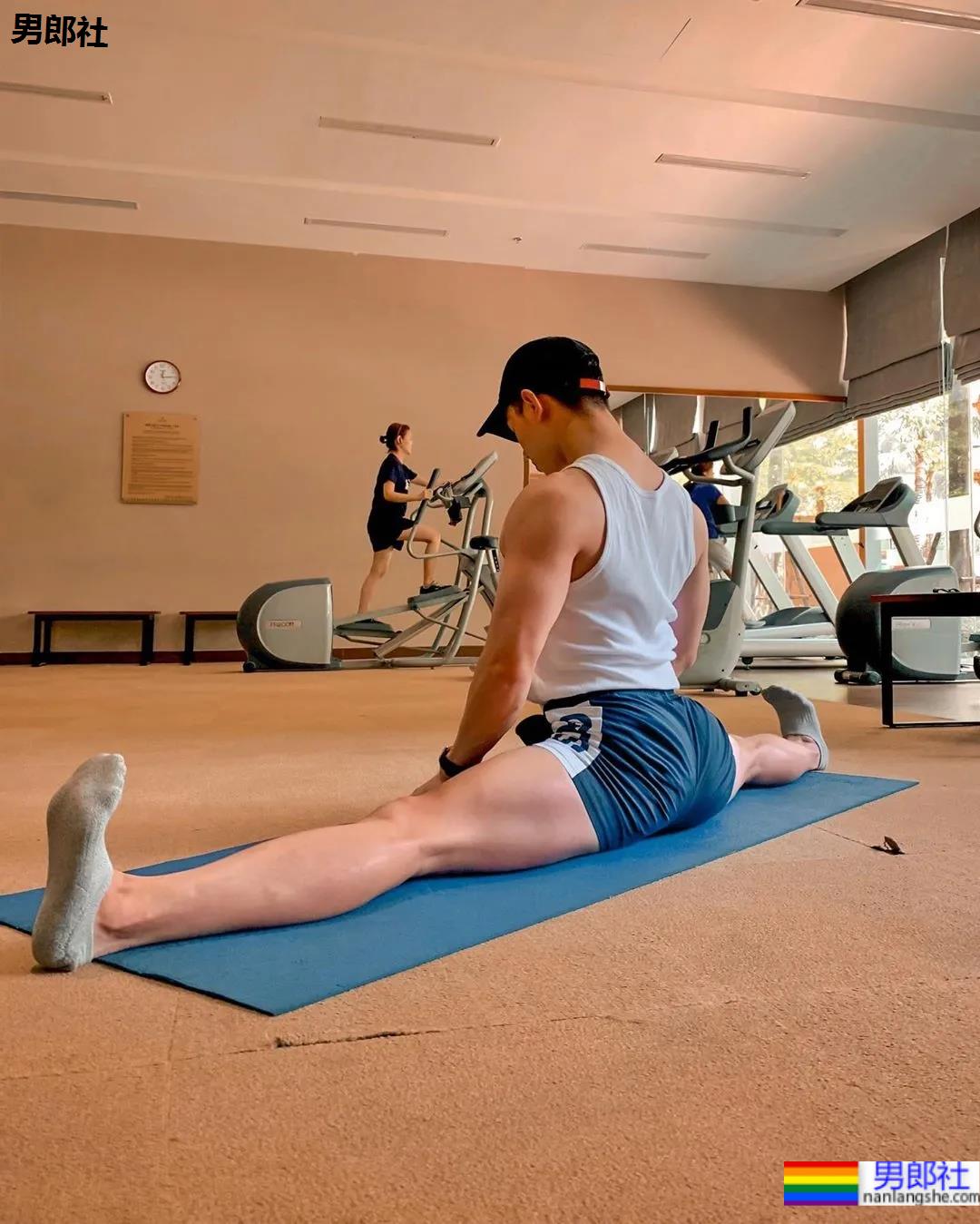 网红男孩真素会拍照惹~ - 51虹马