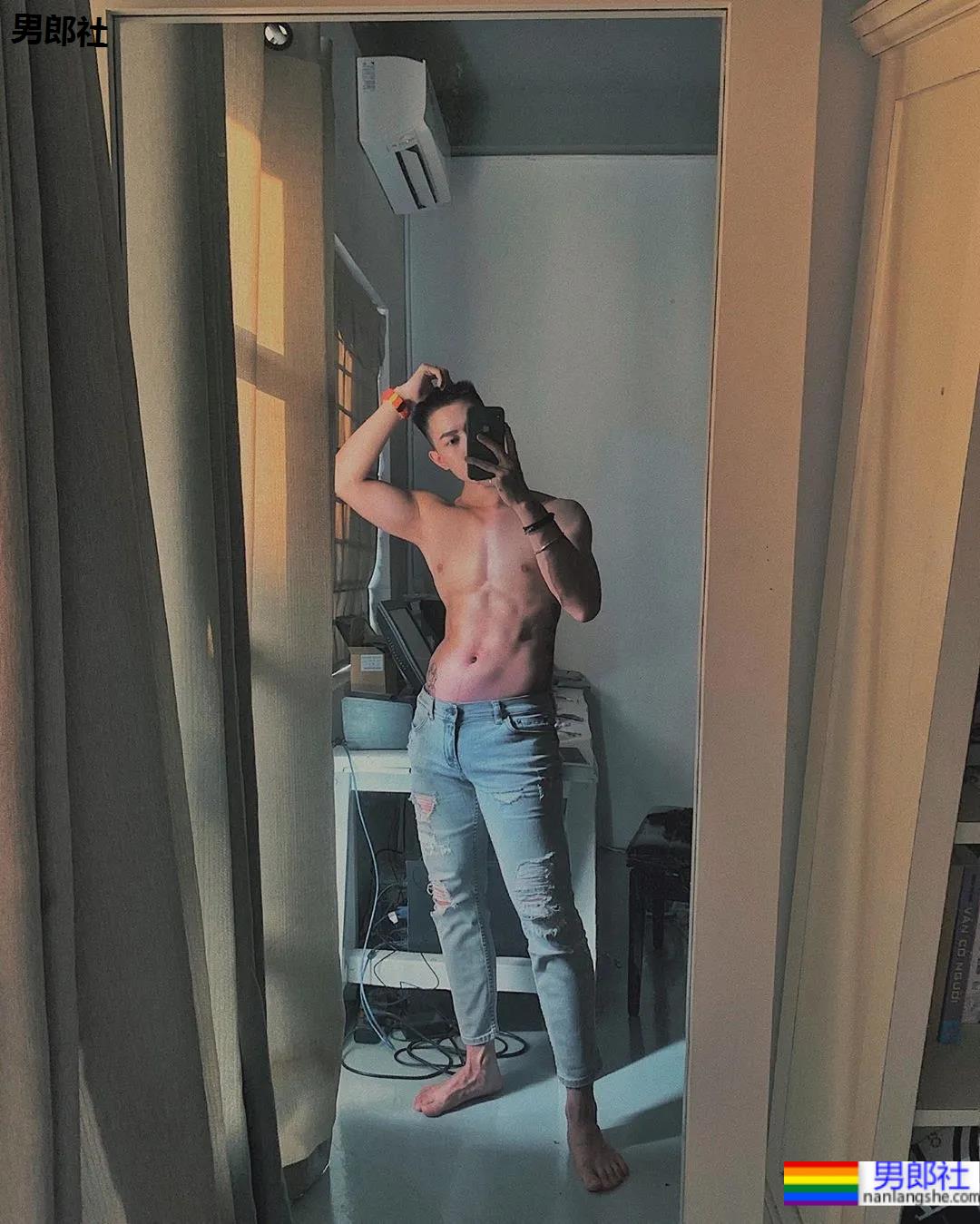 网红男孩真素会拍照惹~ - 51虹马