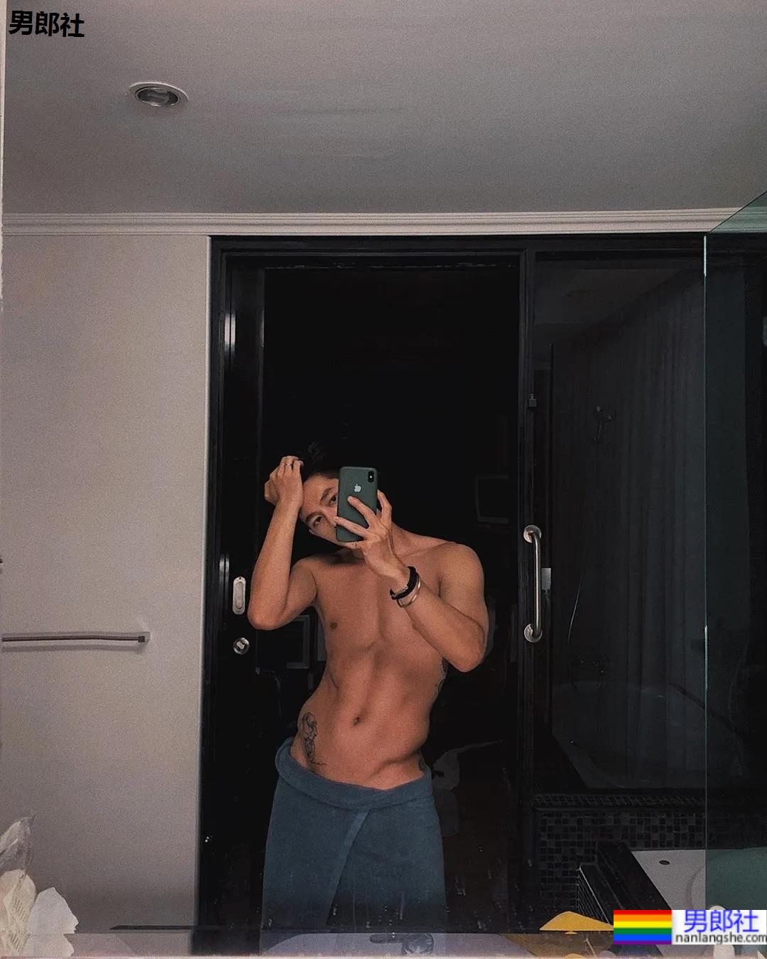 网红男孩真素会拍照惹~ - 51虹马