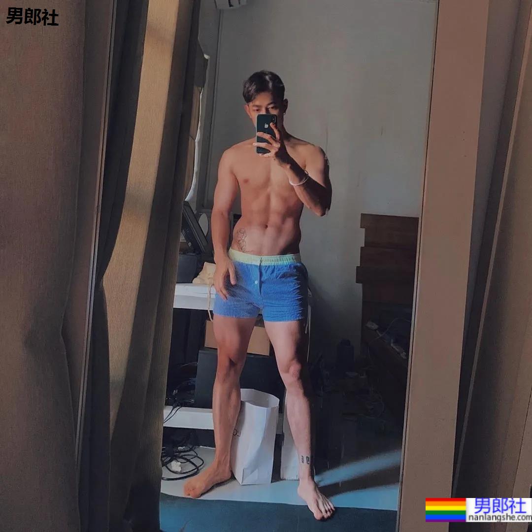 网红男孩真素会拍照惹~ - 51虹马