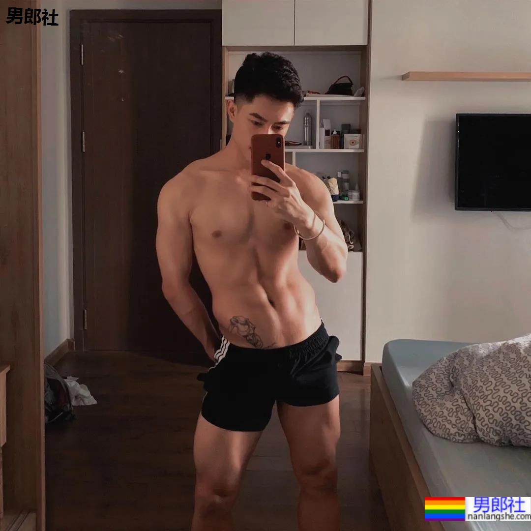 网红男孩真素会拍照惹~ - 51虹马