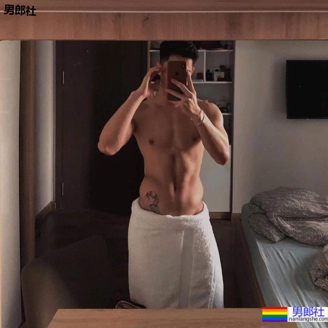 网红男孩真素会拍照惹~ - 51虹马