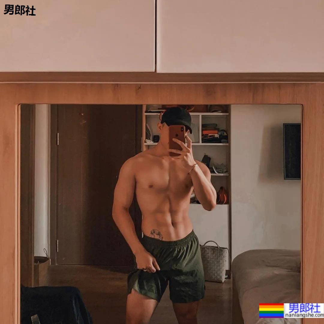 网红男孩真素会拍照惹~ - 51虹马