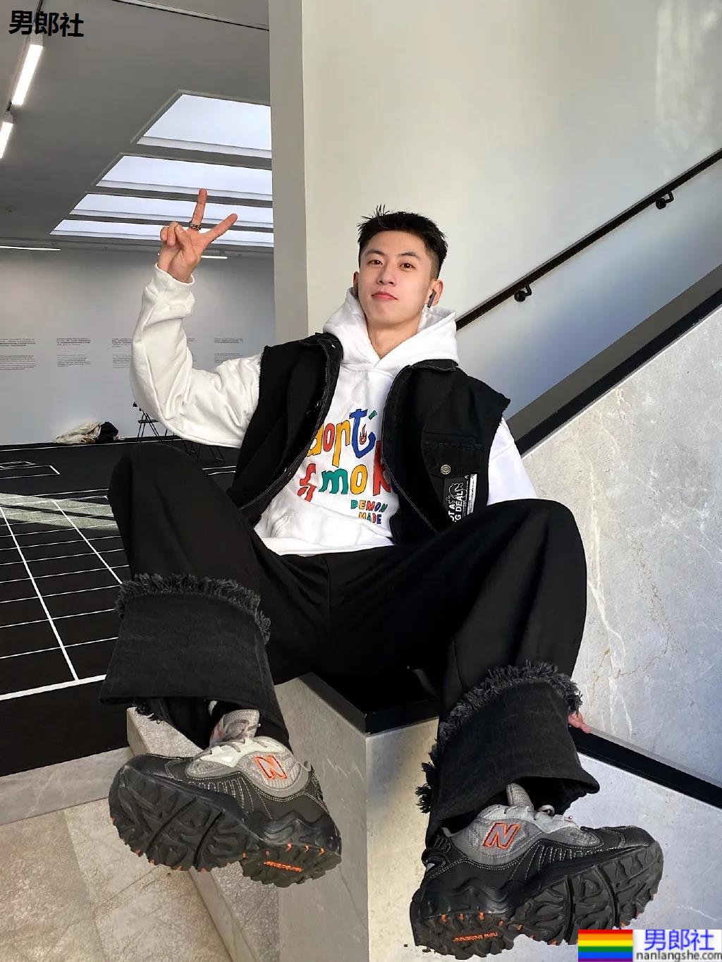 白嫩清爽小奶狗，据说十个网友八个爱！ - 51虹马