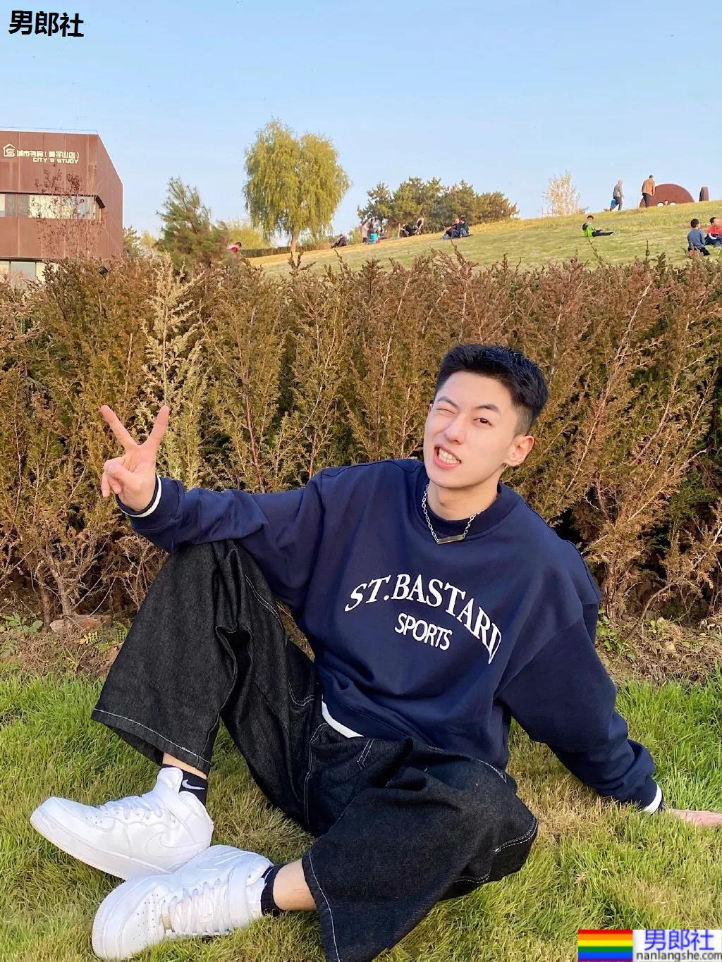 白嫩清爽小奶狗，据说十个网友八个爱！ - 51虹马