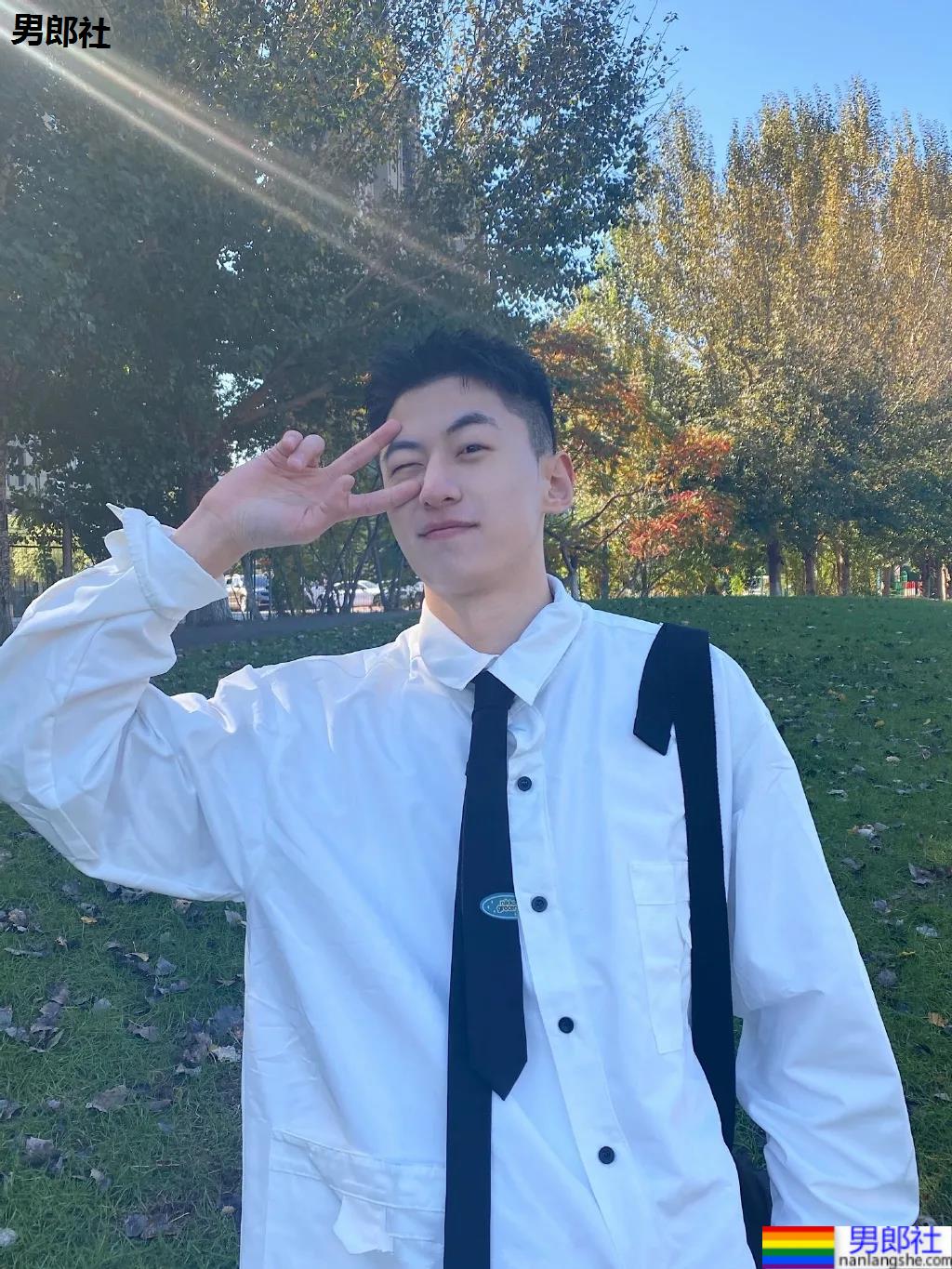 白嫩清爽小奶狗，据说十个网友八个爱！ - 51虹马