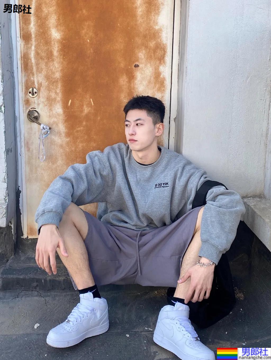 白嫩清爽小奶狗，据说十个网友八个爱！ - 51虹马