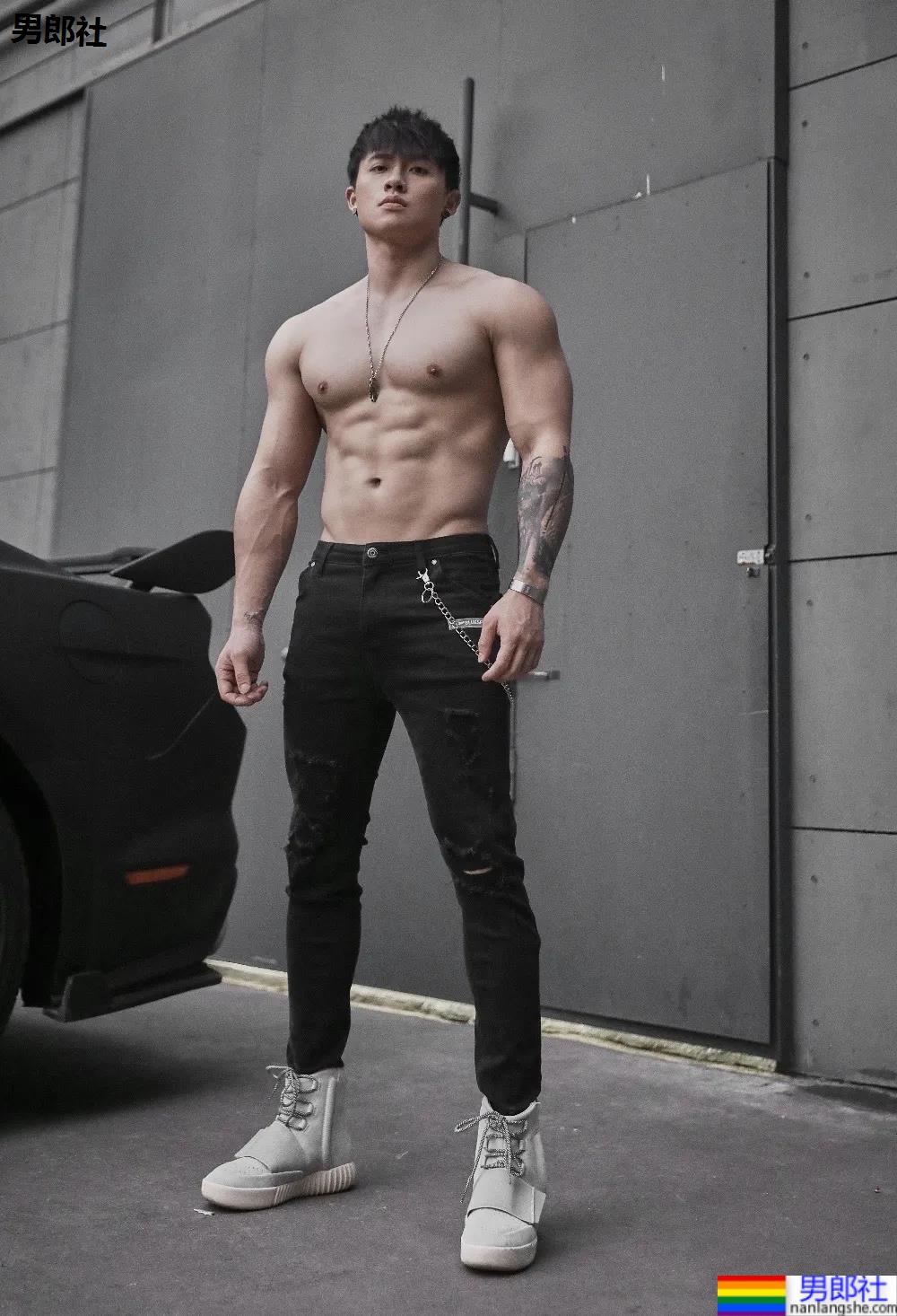 奶狗脸网红体育生，这身腱子肉也太A了！ - 51虹马