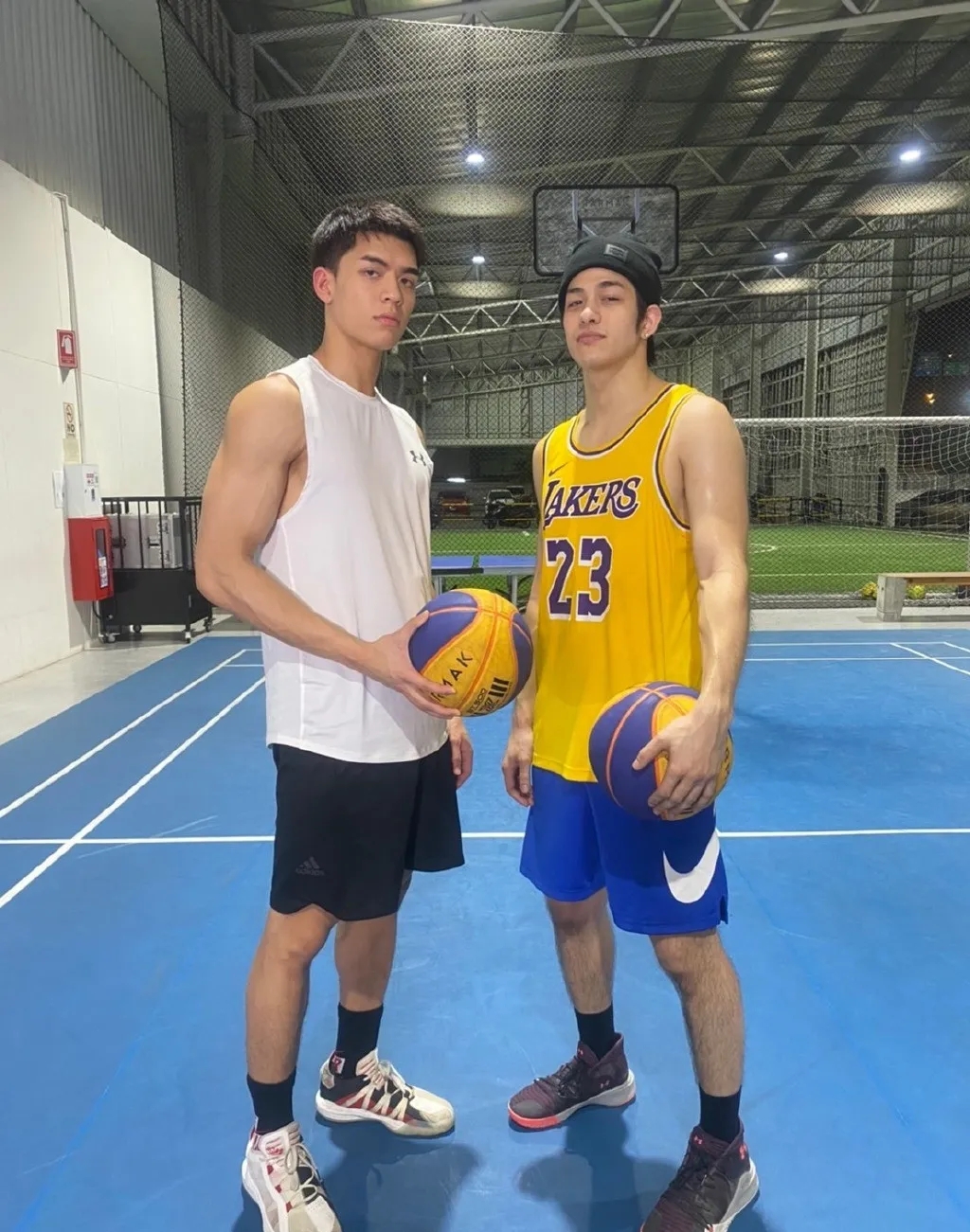 小狼狗偶像男神拍运动大片，被称为雕塑的肌肉身材太太太A了！ - 51虹马