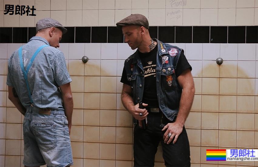 德国博物馆展览男同志公厕寻欢,摄影师:男公厕是神的恩典 - 51虹马 德国博物馆展览男同志公厕寻欢,摄影师:男公厕是神的恩典 - 51虹马
