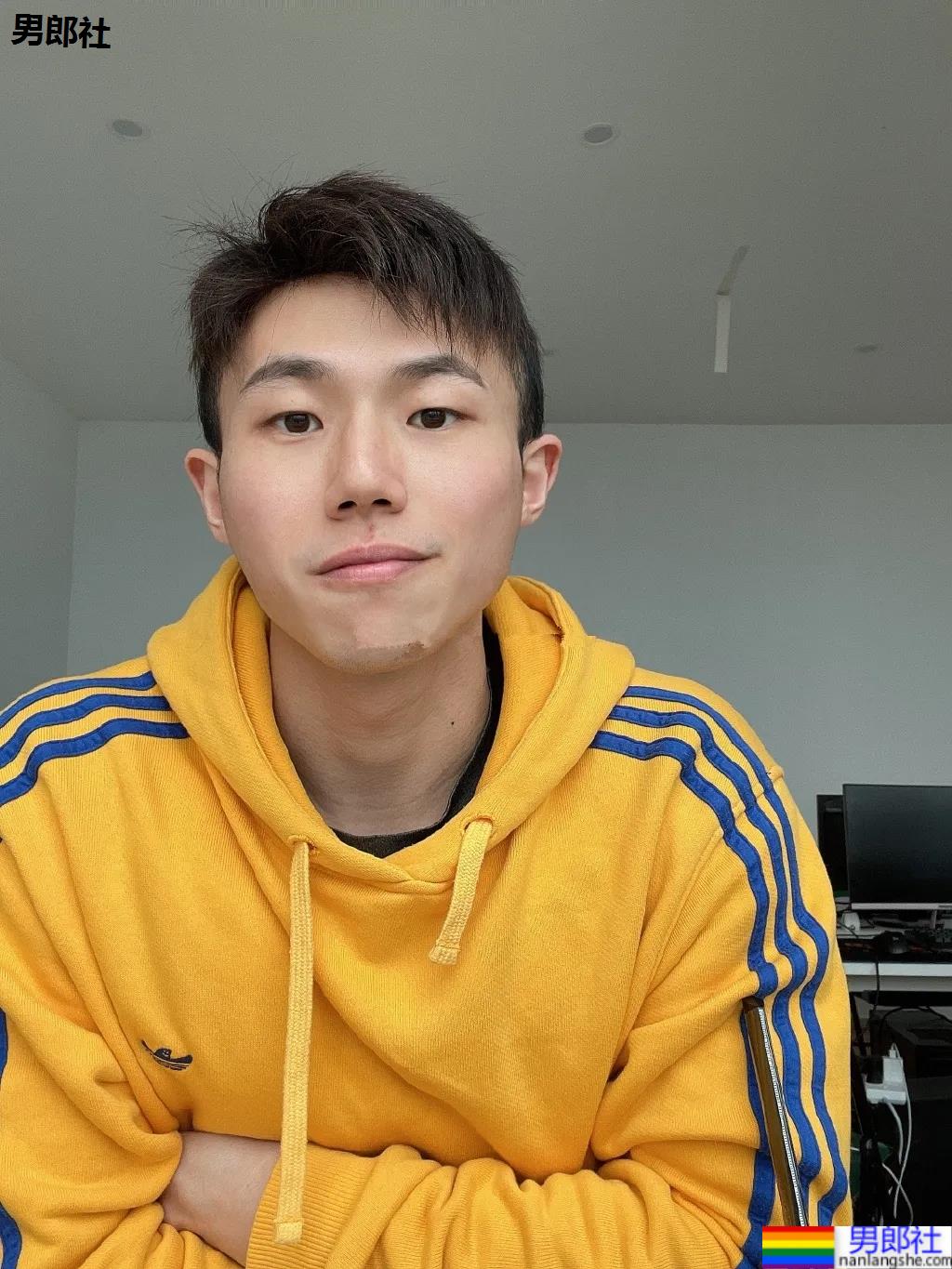 体院研究生的公狗腰有多狠？上体腱子肉小哥，完美身材让网友不淡定了！ - 51虹马