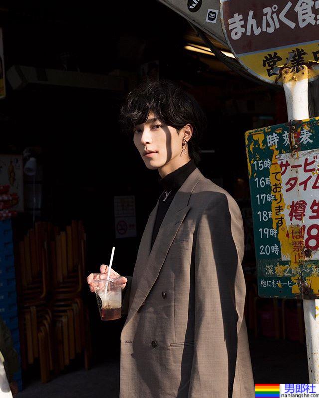 会行走的穿搭型录日韩混血大地系花美男：Kyo-51虹马