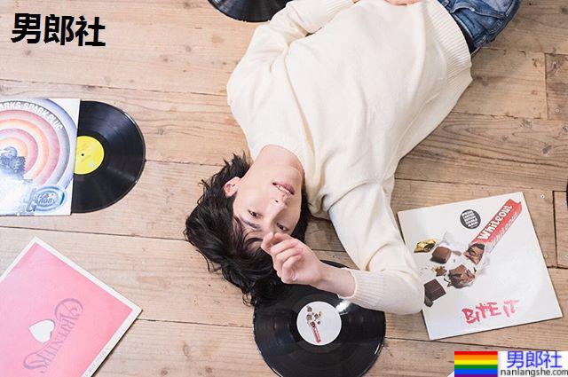 会行走的穿搭型录日韩混血大地系花美男：Kyo - 51虹马