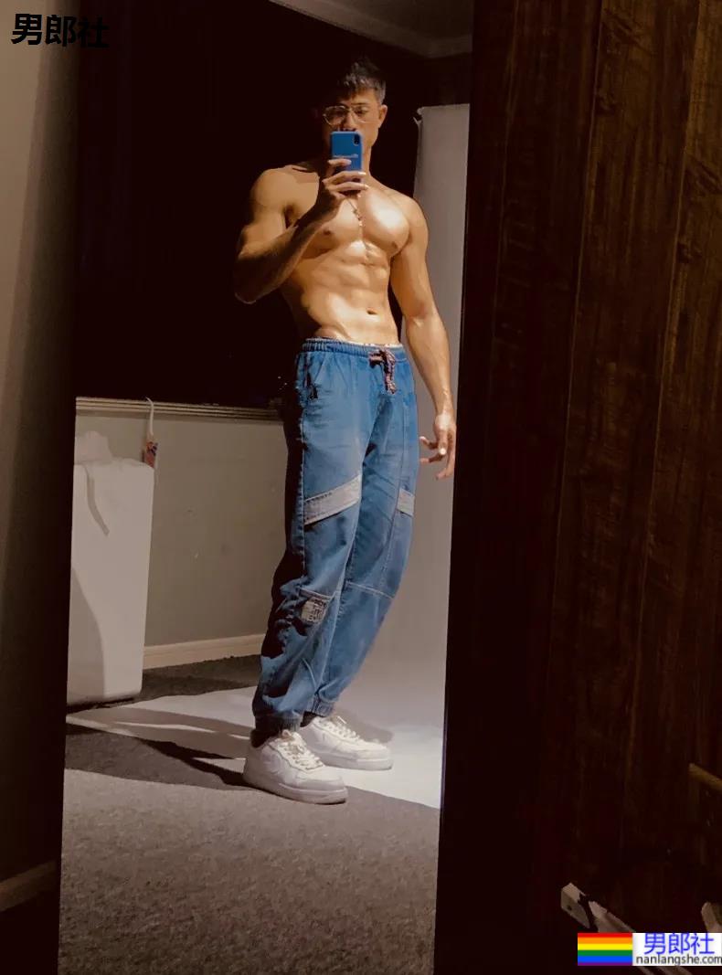 厦门186cm肌肉男教练走红！大长腿腱子肉身材，看过都说我可以！ - 51虹马