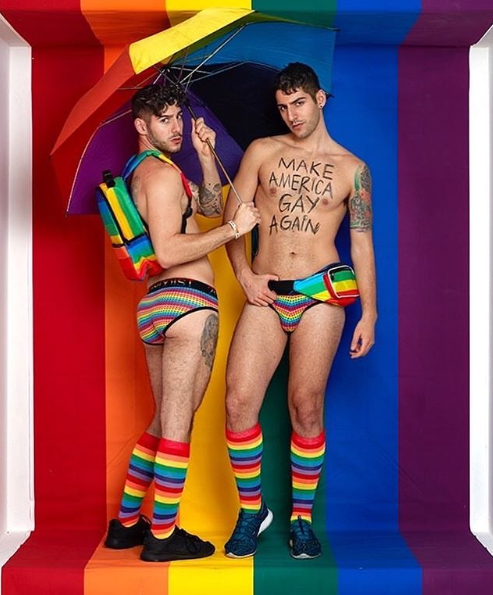 伊拉克裔双胞胎男模扬言川普选输总统就要「裸」 现在拜登赢了他们准备兑现承诺 - 51虹马