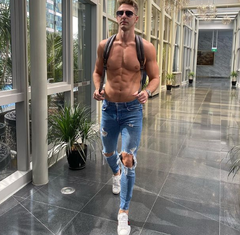 英国足球员出柜故事：我希望所有同志运动员和我的同志粉丝，请记得你并不孤单 - 51虹马