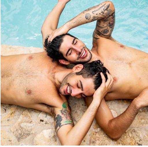 伊拉克裔双胞胎男模扬言川普选输总统就要「裸」 现在拜登赢了他们准备兑现承诺-51虹马