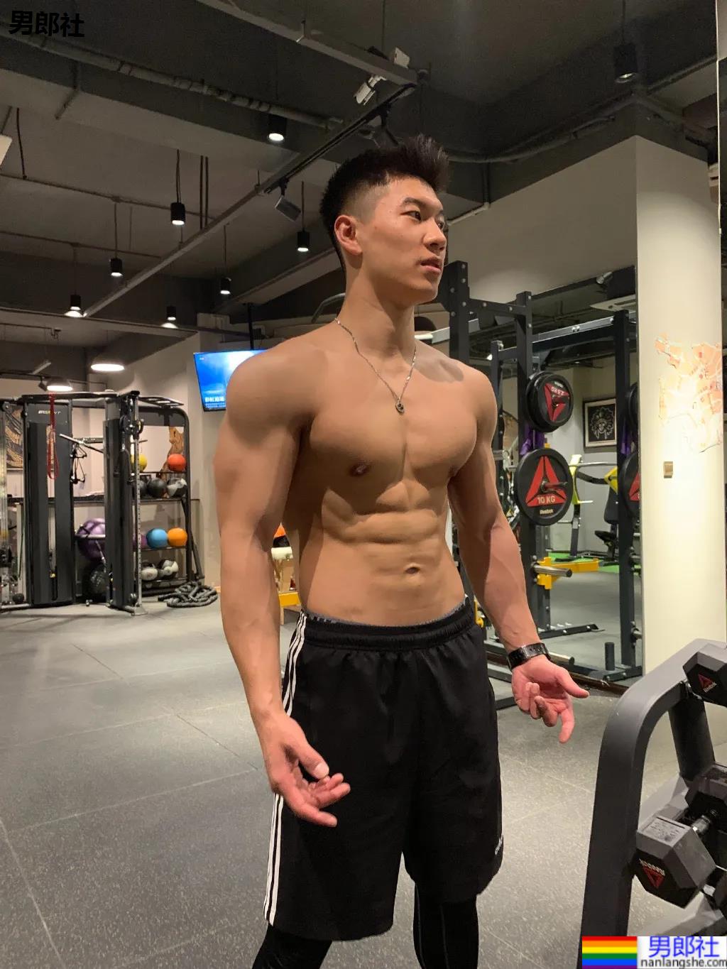 超men健身教练，辛苦了！ - 51虹马