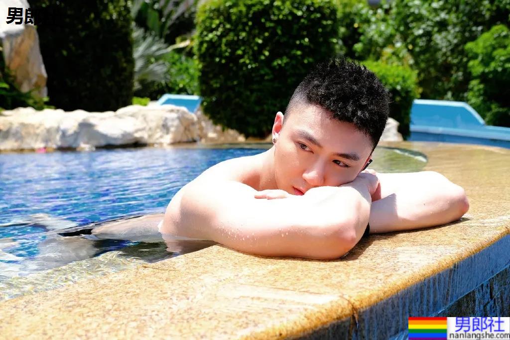 山东186大长腿肌肉帅哥刷屏票圈!颜高条顺拍死无数前浪名媛! - 51虹马 山东186大长腿肌肉帅哥刷屏票圈!颜高条顺拍死无数前浪名媛! - 51虹马