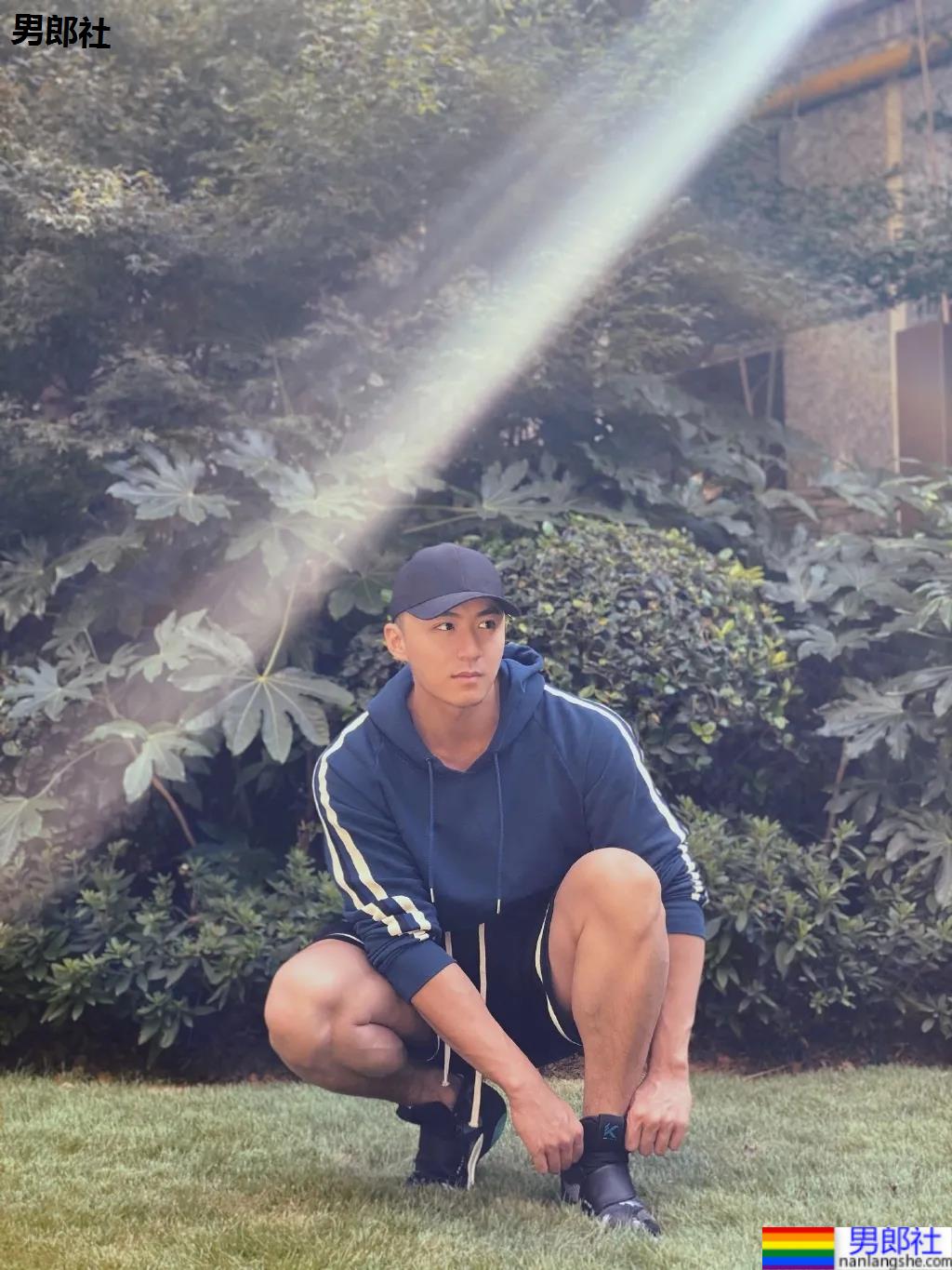 山东186大长腿肌肉帅哥刷屏票圈!颜高条顺拍死无数前浪名媛! - 51虹马 山东186大长腿肌肉帅哥刷屏票圈!颜高条顺拍死无数前浪名媛! - 51虹马