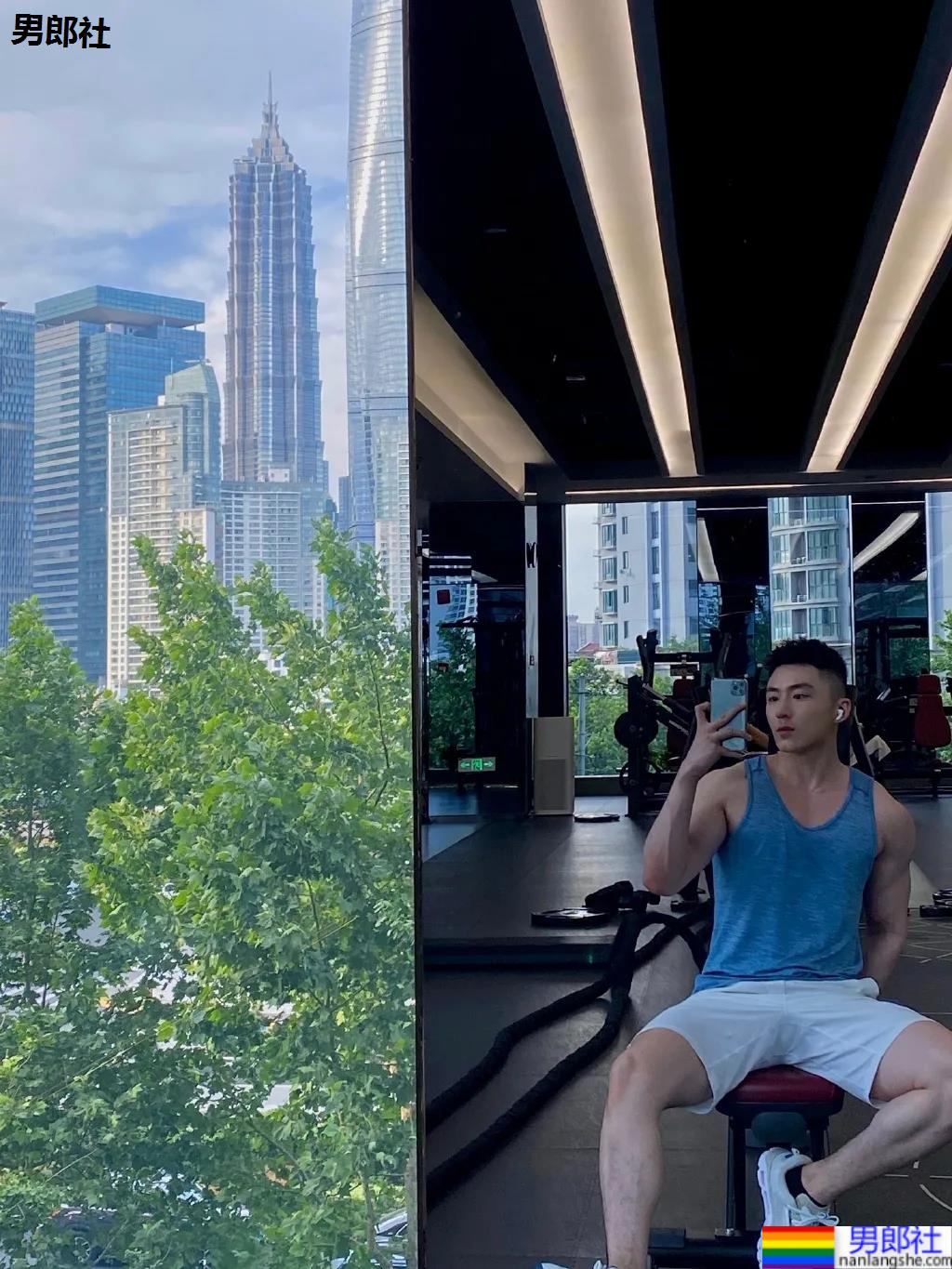 山东186大长腿肌肉帅哥刷屏票圈!颜高条顺拍死无数前浪名媛! - 51虹马 山东186大长腿肌肉帅哥刷屏票圈!颜高条顺拍死无数前浪名媛! - 51虹马