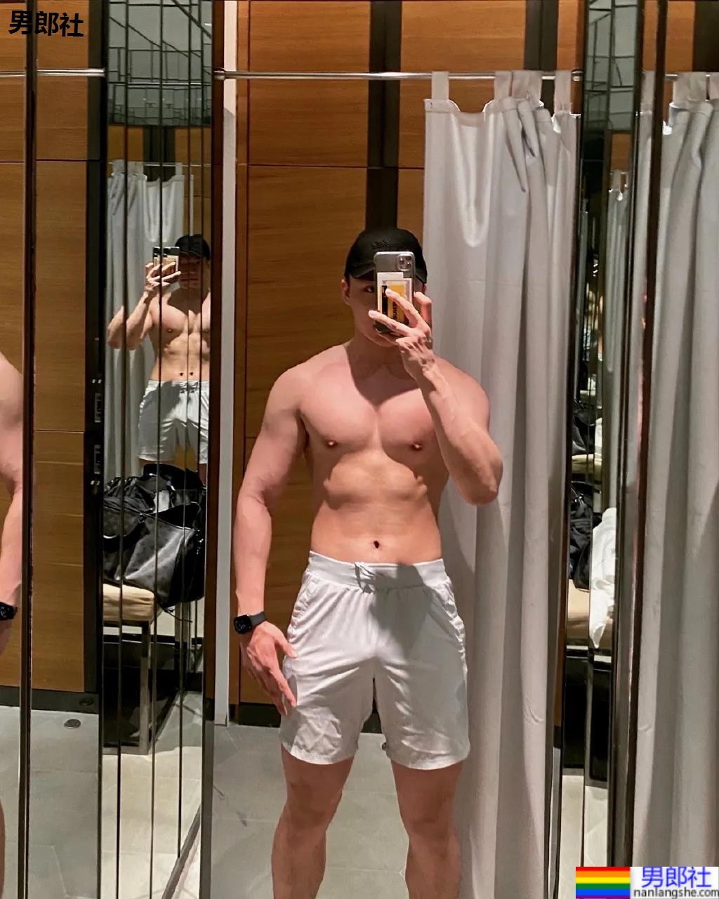 山东186大长腿肌肉帅哥刷屏票圈!颜高条顺拍死无数前浪名媛! - 51虹马 山东186大长腿肌肉帅哥刷屏票圈!颜高条顺拍死无数前浪名媛! - 51虹马