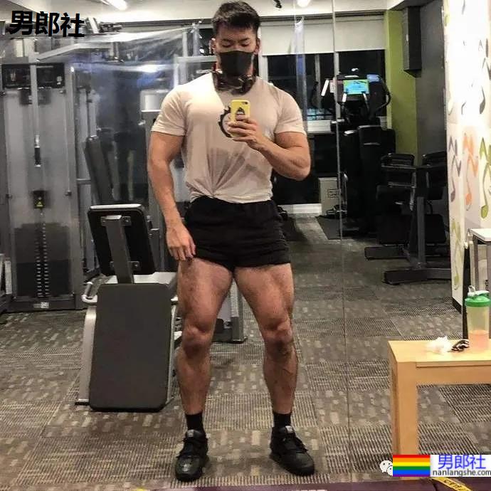 日本180CM“巨无霸”筋肉学长!更衣室大片A到爆 - 51虹马 日本180CM“巨无霸”筋肉学长!更衣室大片A到爆 - 51虹马