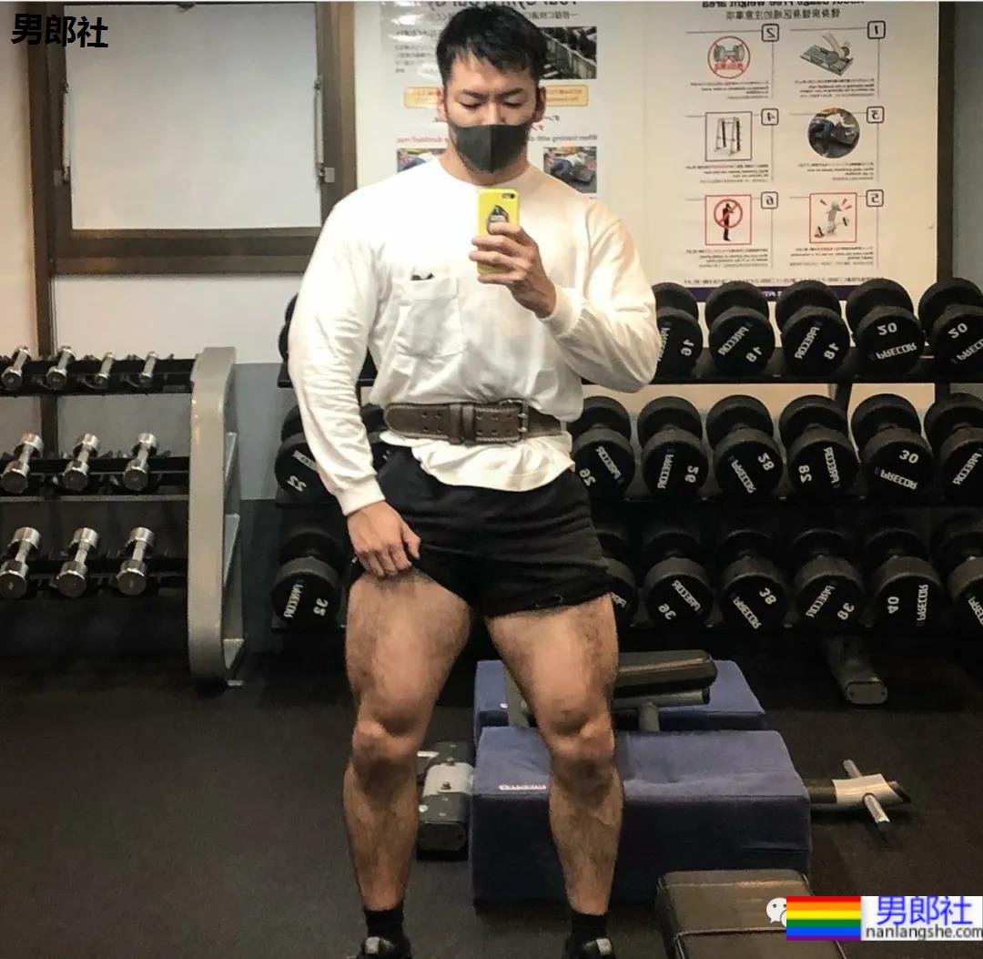 日本180CM“巨无霸”筋肉学长!更衣室大片A到爆 - 51虹马 日本180CM“巨无霸”筋肉学长!更衣室大片A到爆 - 51虹马