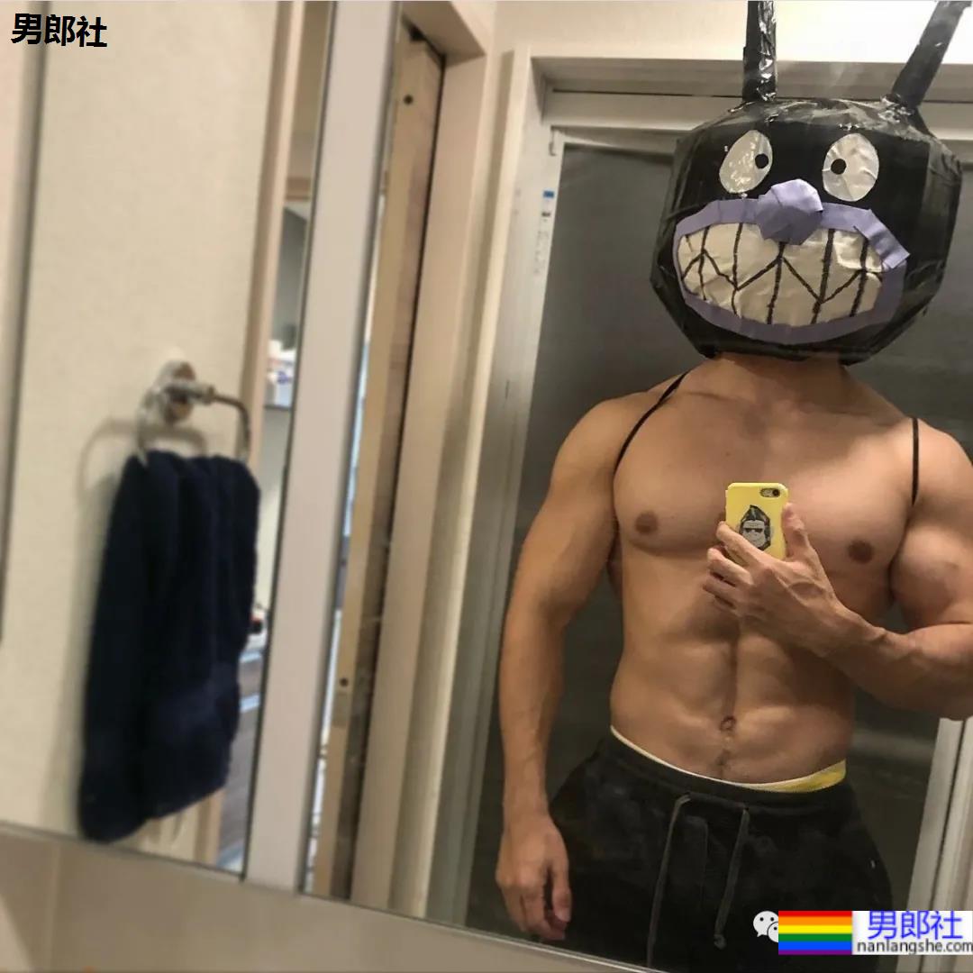 日本180CM“巨无霸”筋肉学长!更衣室大片A到爆 - 51虹马 日本180CM“巨无霸”筋肉学长!更衣室大片A到爆 - 51虹马