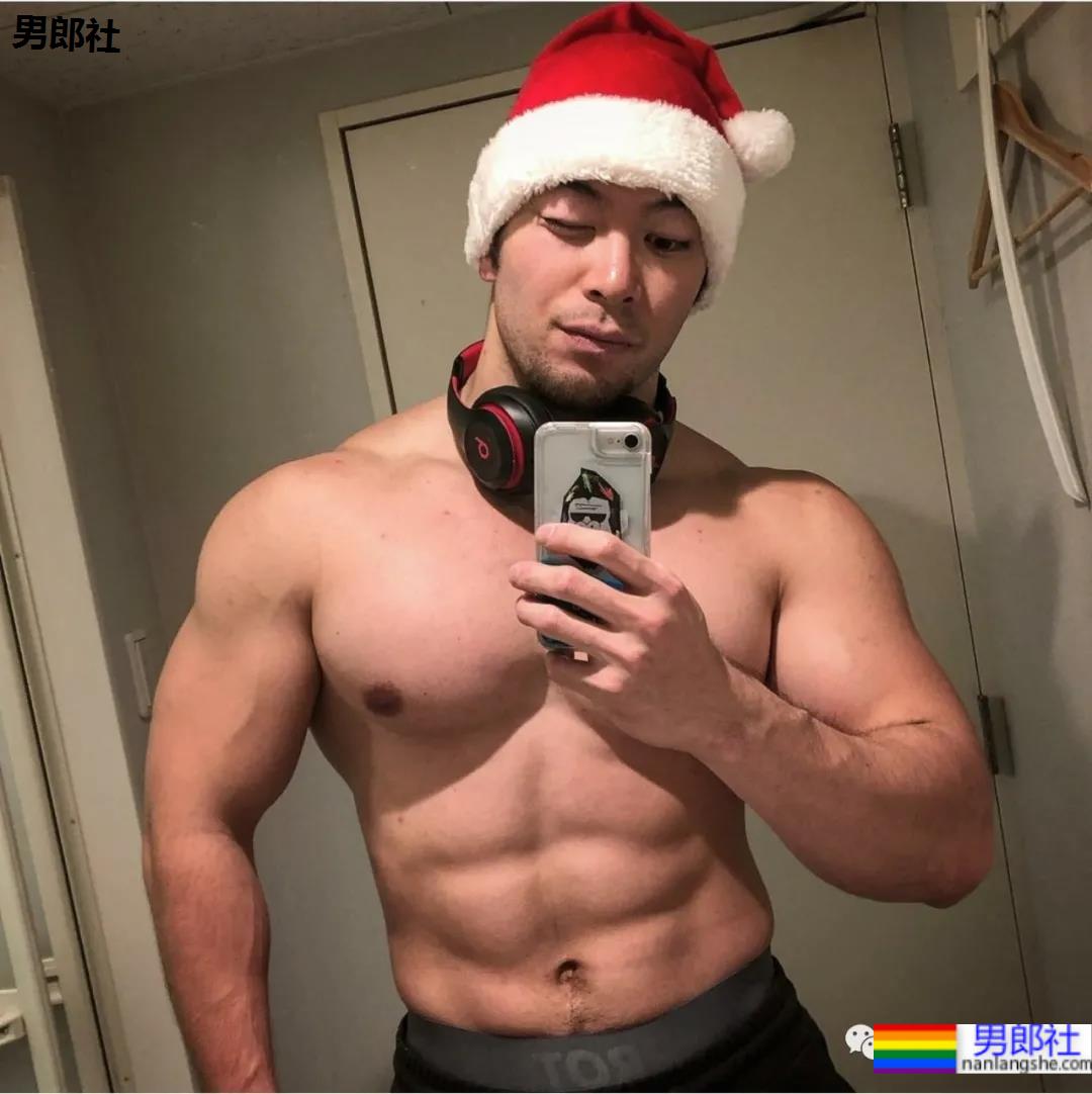 日本180CM“巨无霸”筋肉学长!更衣室大片A到爆 - 51虹马 日本180CM“巨无霸”筋肉学长!更衣室大片A到爆 - 51虹马