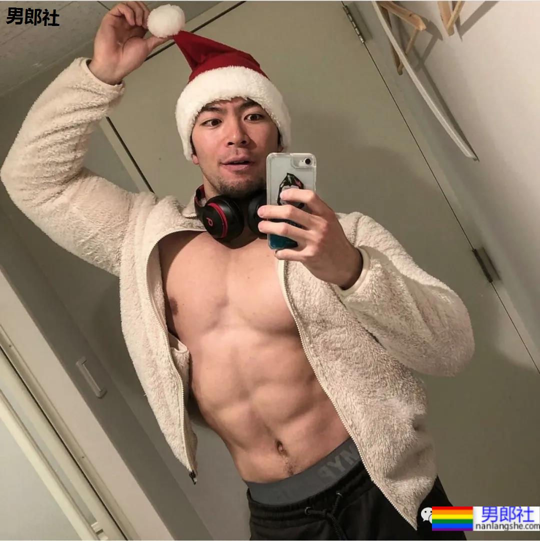 日本180CM“巨无霸”筋肉学长!更衣室大片A到爆 - 51虹马 日本180CM“巨无霸”筋肉学长!更衣室大片A到爆 - 51虹马