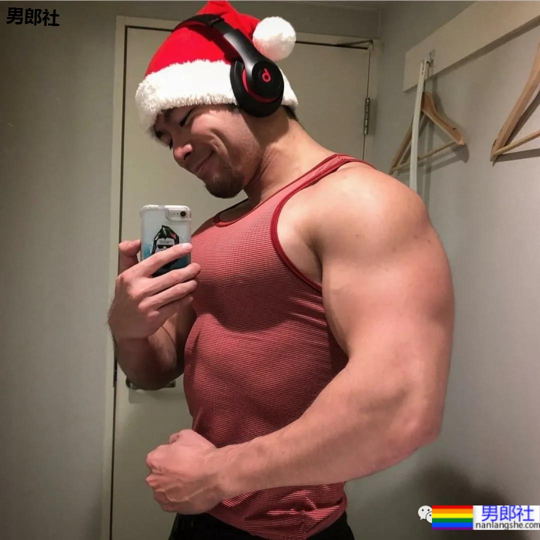 日本180CM“巨无霸”筋肉学长!更衣室大片A到爆 - 51虹马 日本180CM“巨无霸”筋肉学长!更衣室大片A到爆 - 51虹马