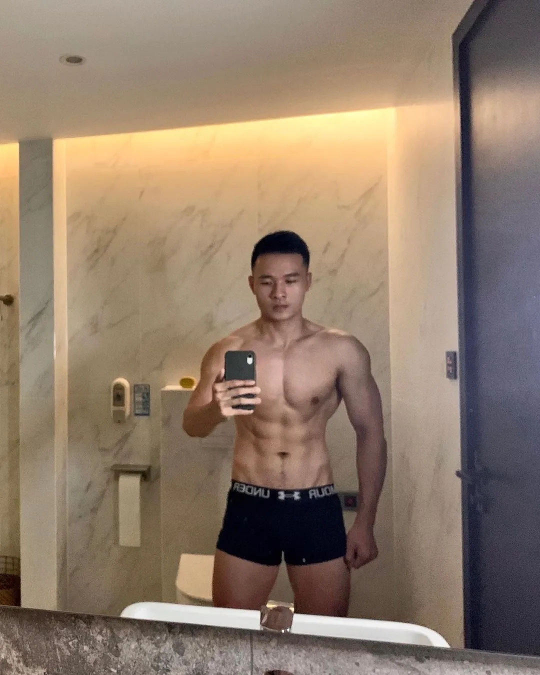 硬汉成都小熟男，火了~ - 51虹马