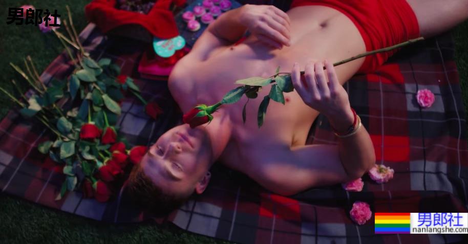 男同志成人片夫夫演员联手拍影片卖肉野餐，甜蜜互动直接闪瞎网友！ - 51虹马